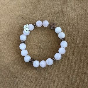 Beaded rose quartz bracelet with the elastic stretch